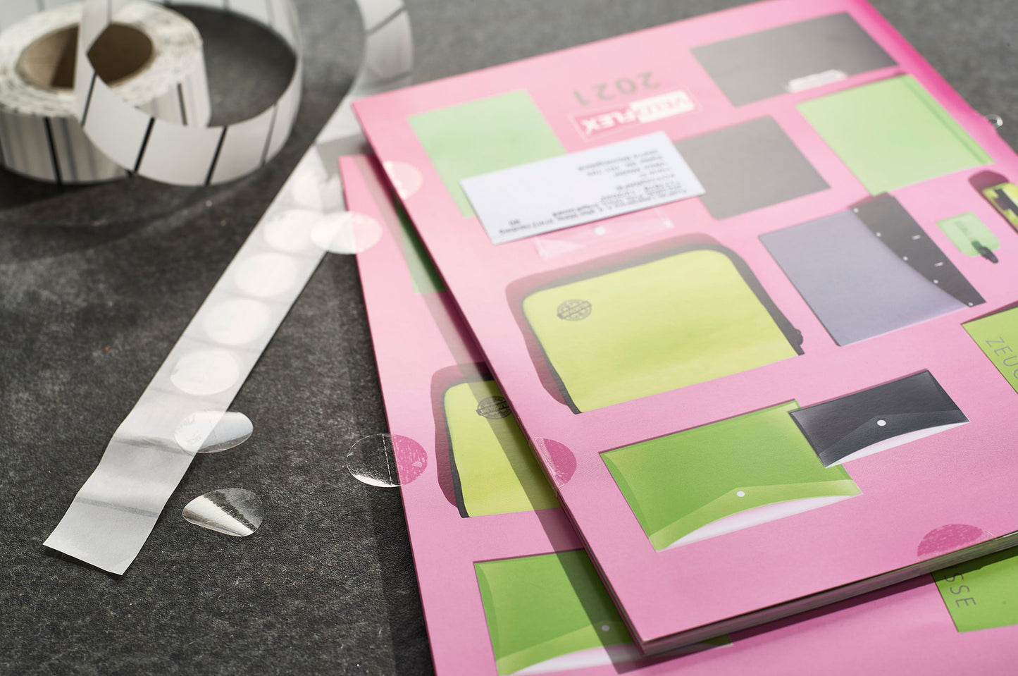 VELOCOLL® closure label, with perforation, strong adhesive, single-sided adhesive, diameter 25 mm, 1000 roll, transparent