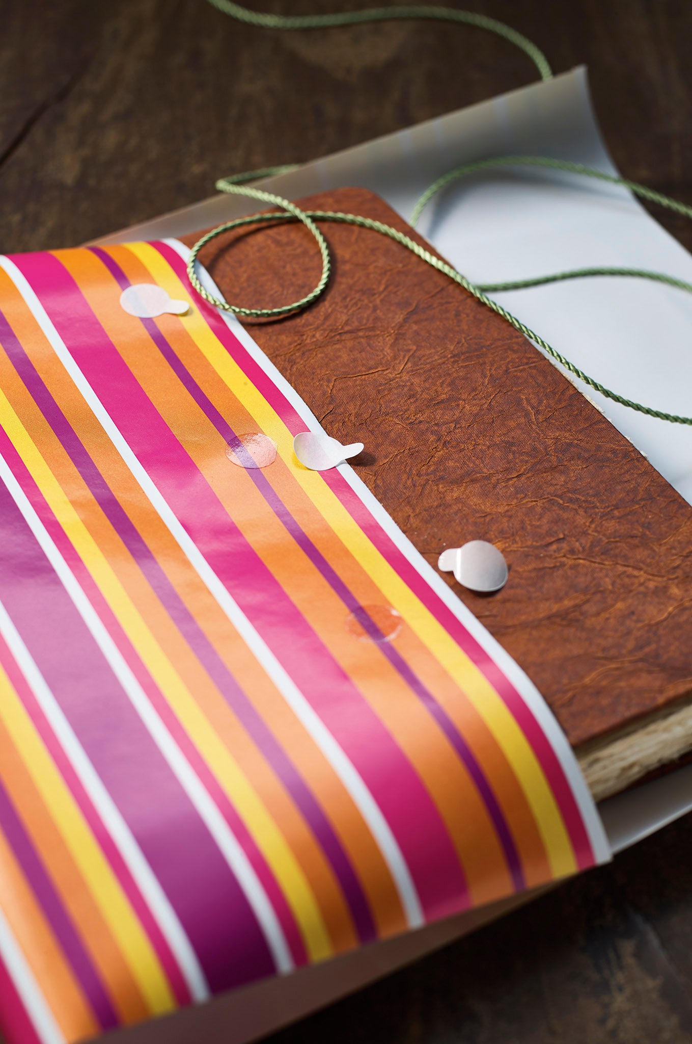 VELOCOLL® closure label, double-sided adhesive, diameter 15 mm, 1000 roll, colorless