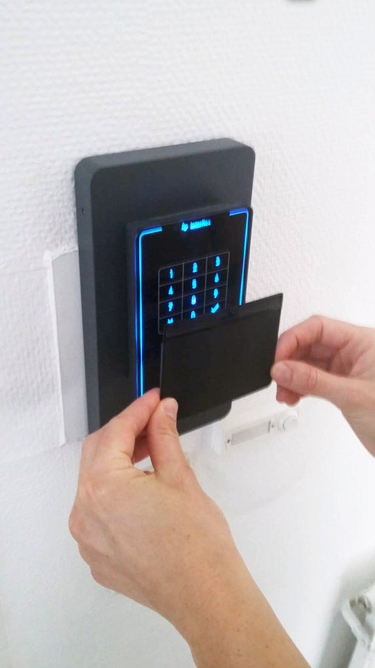 Document Safe® Cardholder protective cover against data theft, suitable for 1 ID card, 95 x 75 mm, PVC and special film, for access cards with RFID/NFC radio chip
